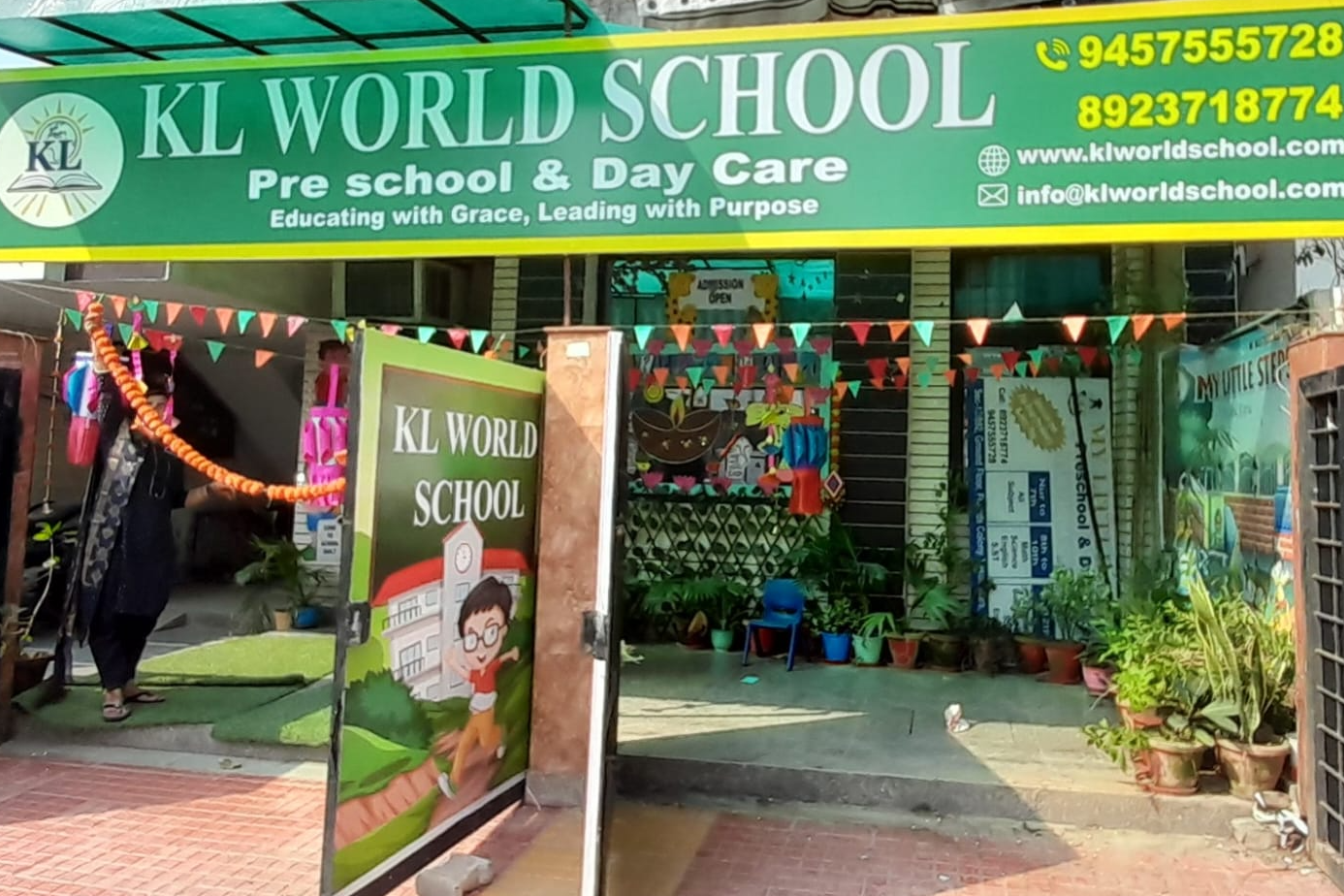 About KL World School